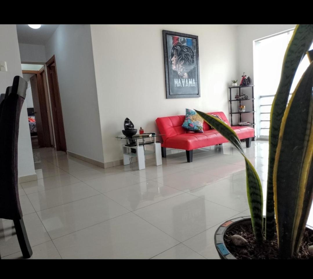 En El Centro Con Cochera Trujillo Kültér fotó